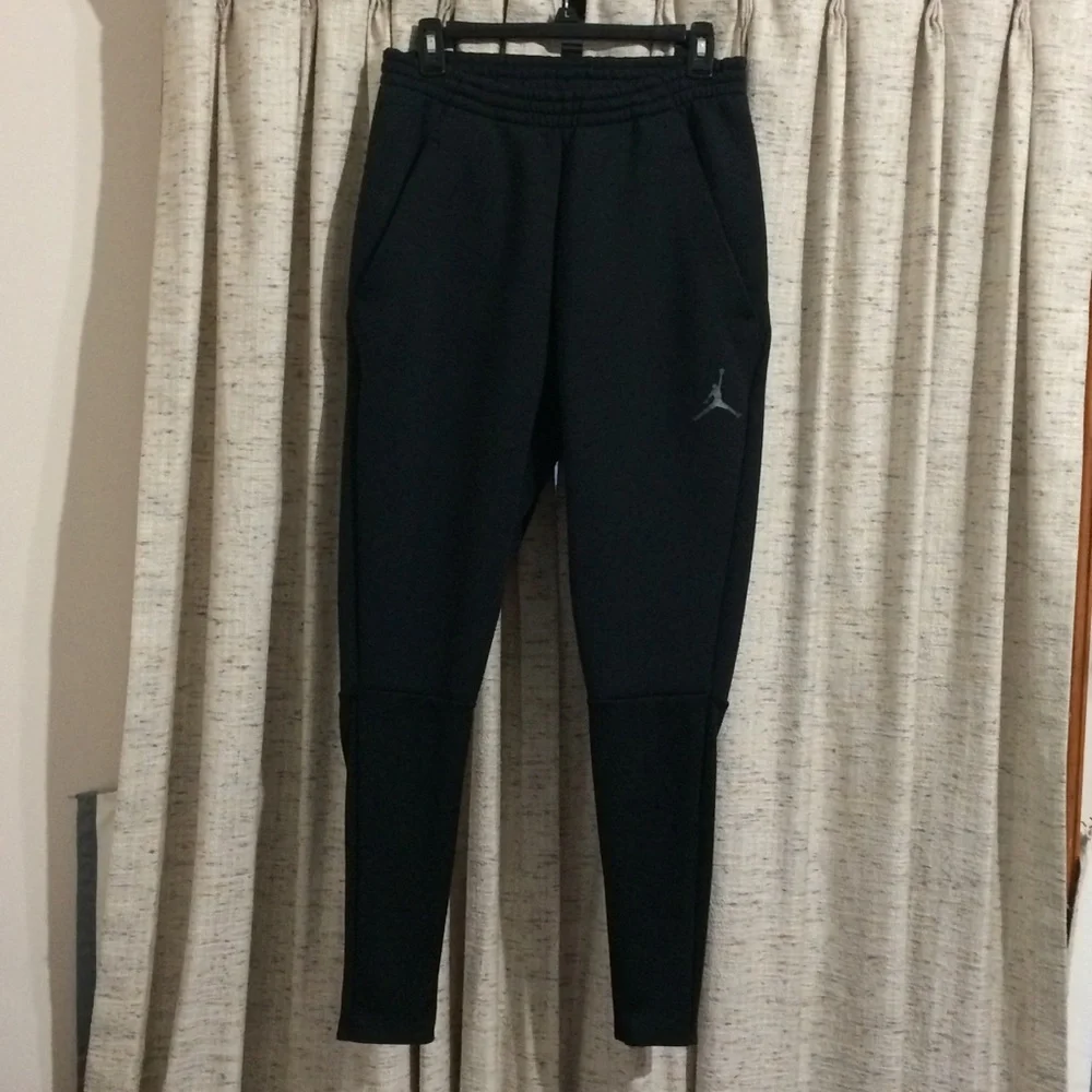 Jordan Therma-Fit Spellout Sweatpants - Small